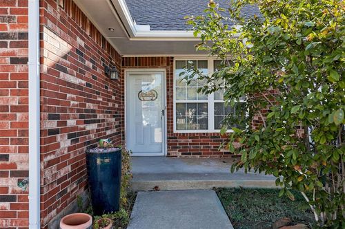 504 Russell Ter, Mustang, OK, 73064-4436 | Card Image