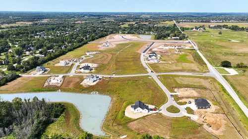 lt17-9423 W Huntington Dr, MEQUON, WI, 53097-3818 | Card Image