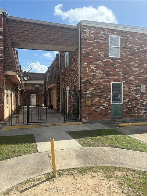 a-2501 Houma Boulevard, Metairie, LA, 70001 | Card Image