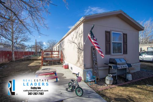 223 7th St, Glenrock, WY, 82637-5055 | Card Image