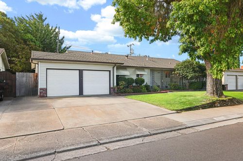 2958 Elmwood Avenue, Stockton, CA, 95204 | Card Image