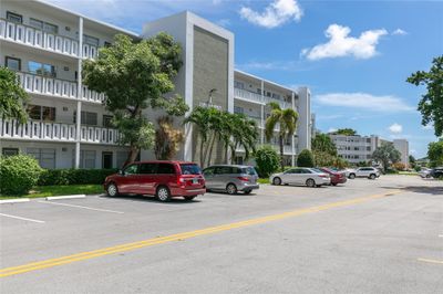 3017 - 3017 Lyndhurst I, Condo with 2 bedrooms, 2 bathrooms and null parking in Deerfield Beach FL | Image 1