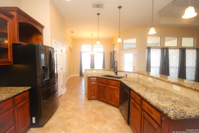 12709 Sherlock Ln, House other with 4 bedrooms, 3 bathrooms and null parking in Schertz TX | Image 15