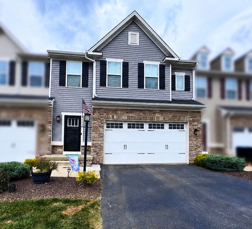 142 Melinda Ct, Sewickley, PA, 15143-8371 | Card Image