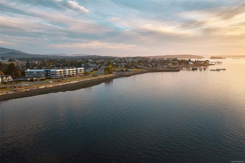 201-9522 Lochside Dr, Sidney, BC, V8L1N8 | Card Image