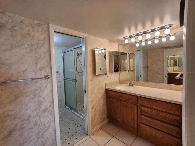 VANITY AREA SEPARATE | Image 11