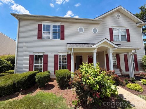 3831 Mohawk Ct, Charlotte, NC, 28215-4284 | Card Image