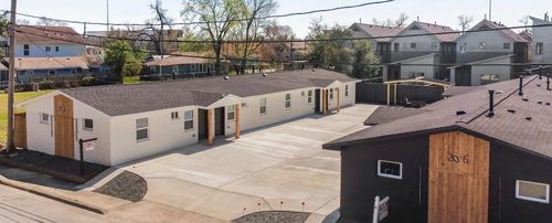 8-206 E 33rd St, Houston, TX, 77018-7759 | Card Image
