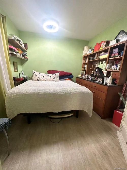 5622 Van Cleef St, Corona, NY, 11368-4026 | Card Image