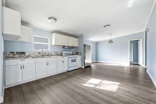 39512 Donigan Rd, Brookshire, TX, 77423-9460 | Card Image