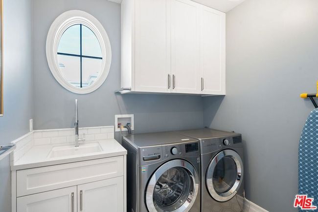 1086 Marco Pl, House other with 4 bedrooms, 4 bathrooms and 3 parking in Venice CA | Image 20