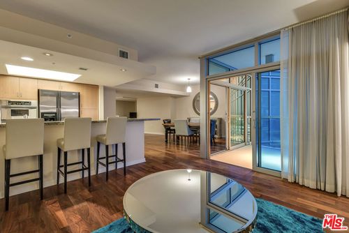 ph1905-13700 Marina Pointe Dr, Marina del Rey, CA, 90292-9256 | Card Image