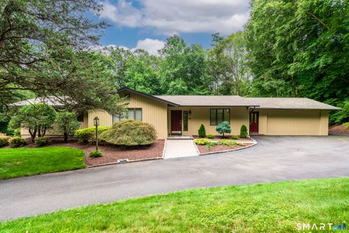 36 Bunker Hill Dr, Trumbull, CT, 06611-1409 | Card Image