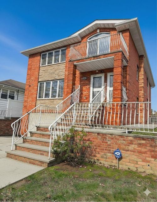 253-12 58th Ave, Little Neck, NY, 11362-2116 | Card Image