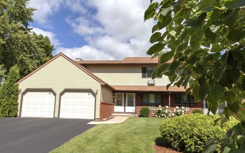 73 University Drive, Fond Du Lac, WI, 54935 | Card Image