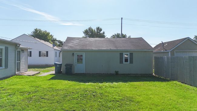 131 N Walnut St, House other with 3 bedrooms, 1 bathrooms and 2 parking in Minonk IL | Image 4