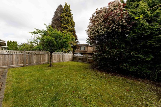6828 Gilley Avenue, Home with 4 bedrooms, 3 bathrooms and 2 parking in Burnaby BC | Image 32