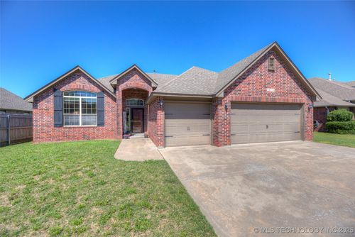 10216 N 120th East Ave, Owasso, OK, 74055-2698 | Card Image