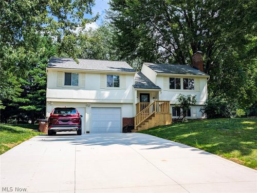 1210 Tumbleweed St Ne, Uniontown, OH, 44685-8576 | Card Image