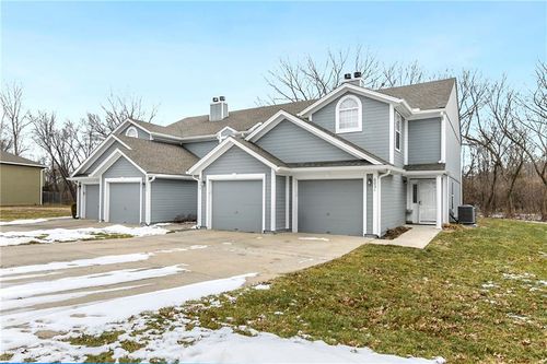 6033 Ne Moonstone Dr, Lee's Summit, MO, 64064-1198 | Card Image