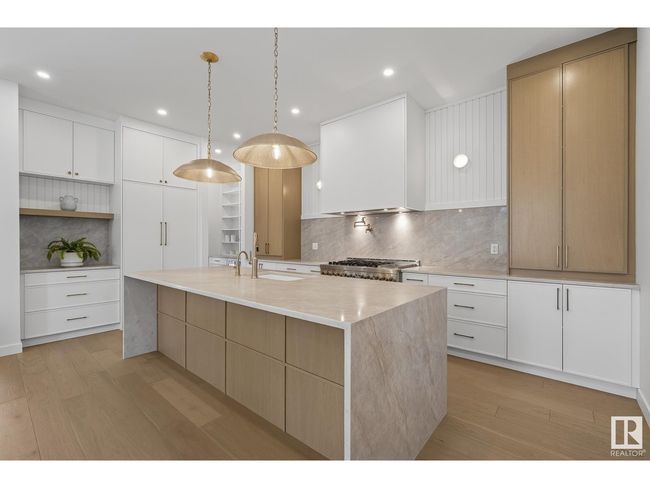 13804 85 Ave Nw, House other with 5 bedrooms, 5 bathrooms and null parking in Edmonton AB | Image 13