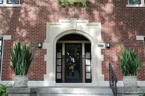 6965 Pershing Ave, University City, MO, 63130-4331 | Card Image