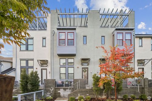 4563 W Daybreak Rim Way, South Jordan, UT, 84009-5057 | Card Image