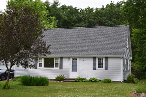 17 Chisholm Rd, Kingston, NH, 03848-3233 | Card Image