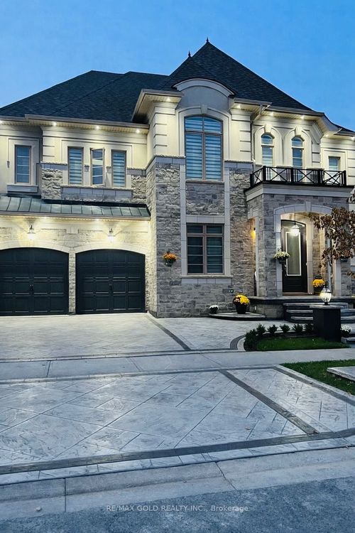 28 Cloverhaven Rd, Brampton, ON, L6P4E4 | Card Image