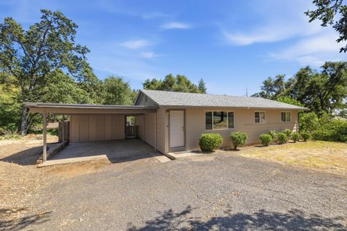 19903 Mono Way, Sonora, CA, 95370-9242 | Card Image