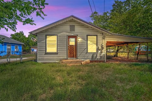 2311 Ne 2nd St, Mineral Wells, TX, 76067-4665 | Card Image