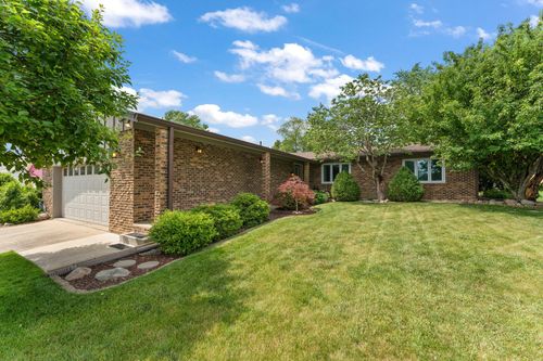352 Sheffield Dr, Valparaiso, IN, 46383 | Card Image