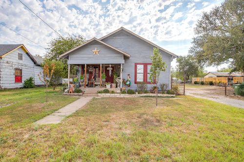 905 Se 6th Ave, Mineral Wells, TX, 76067-6437 | Card Image
