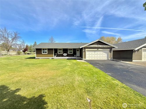 4 River Overlook St, Omak, WA, 98841-9685 | Card Image
