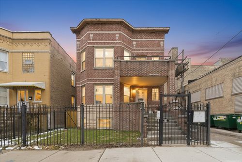 2-4742 N Sawyer Ave, Chicago, IL, 60625-8670 | Card Image