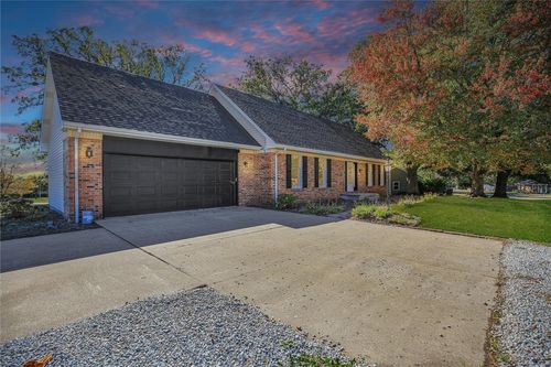 10 Dunlap Woods, Sidney, IL, 61877-9750 | Card Image