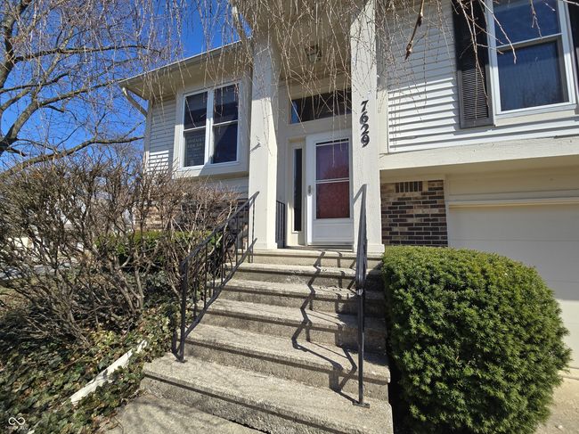 7629 Farm View Cir W, Condo with 2 bedrooms, 2 bathrooms and null parking in Indianapolis IN | Image 4