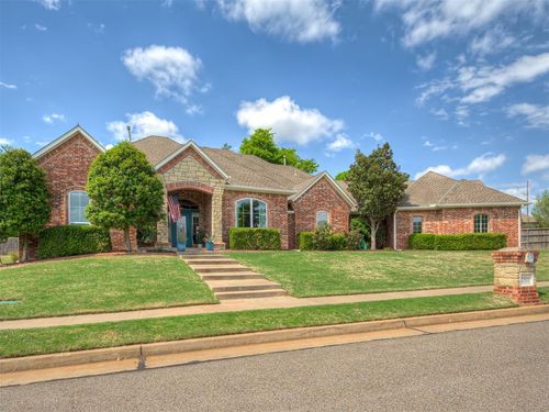 2300 Doral Dr, Edmond, OK, 73034-3076 | Card Image