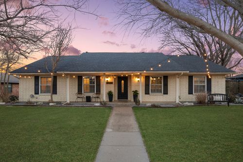 2704 Hunters Creek Dr, Plano, TX, 75075-7515 | Card Image