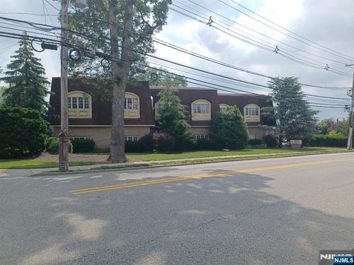 71 Franklin Tpke, Waldwick, NJ, 07463-1851 | Card Image