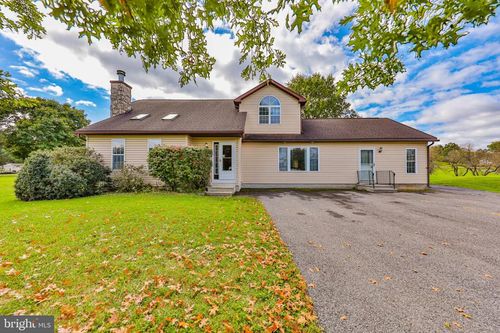 21 Homestead Dr, LEESPORT, PA, 19533-9302 | Card Image