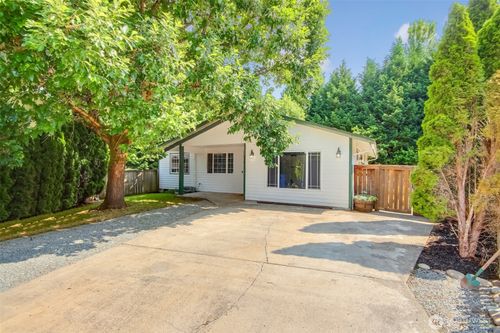 524 Brown St Se, Orting, WA, 98360-9436 | Card Image