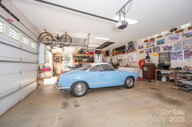 Main Level 3 Car Garage | Image 41