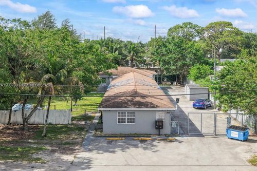 2540 Nw 90th St, Miami, FL, 33147 | Card Image