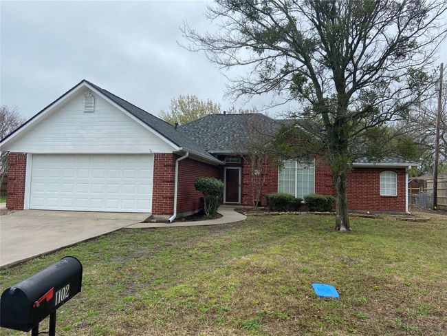 1102 N Main St, House other with 3 bedrooms, 2 bathrooms and null parking in Leonard TX | Image 24