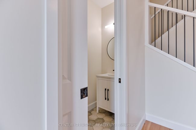 94C Frontenac Cres, House attached with 3 bedrooms, 3 bathrooms and 1 parking in Deep River ON | Image 37