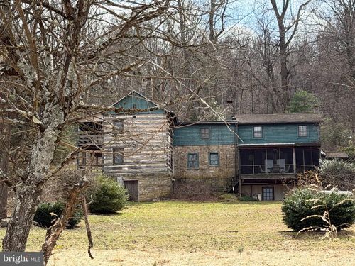 20 Ward Ln, MACUNGIE, PA, 18062-2061 | Card Image