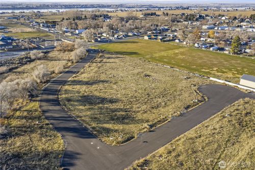 16-16 Valley Rd Ne, Moses Lake, WA, 98837 | Card Image