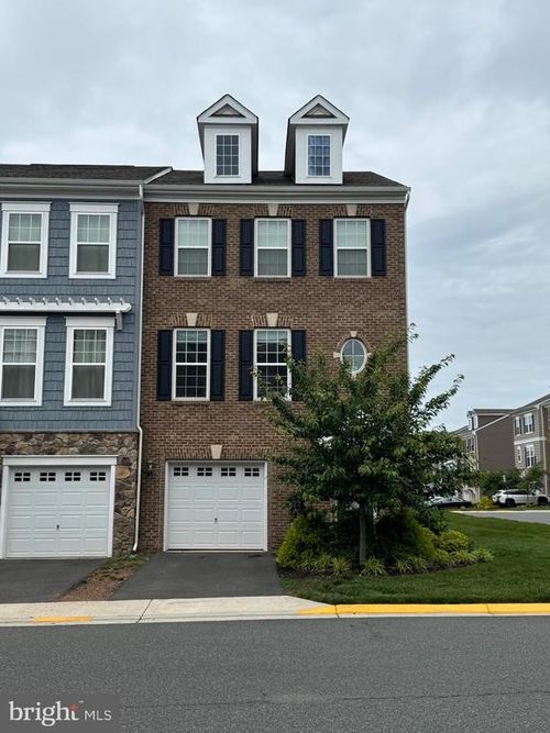 8772 Elsing Green Dr, MANASSAS, VA, 20112-2456 | Card Image