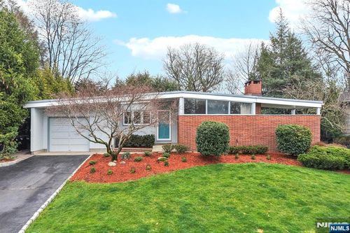 208 Prospect Ave, Oradell, NJ, 07649-2531 | Card Image